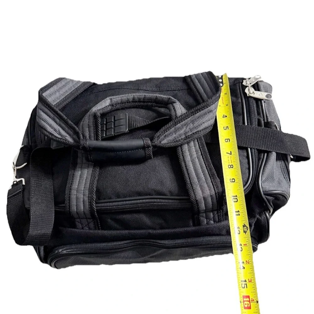 Samsonite Travel Duffle Bag Black Gym Weekender Carry On 19–22” EUC